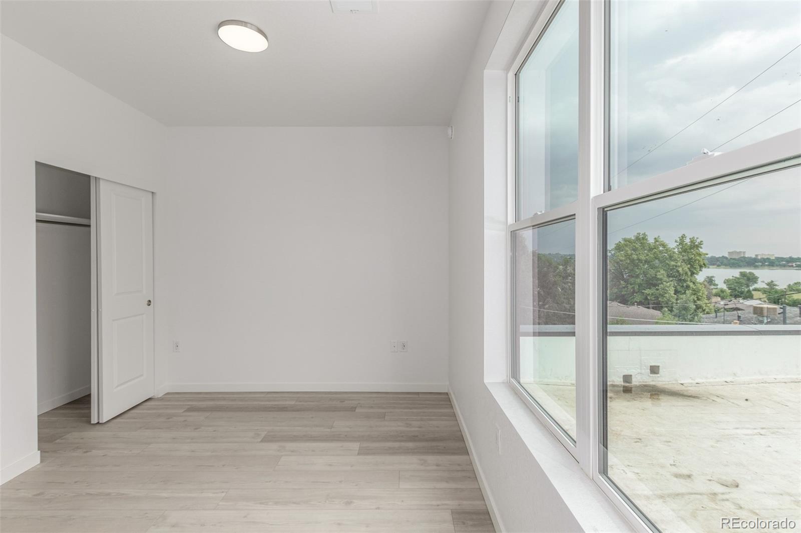 1634 N Sheridan Boulevard 307