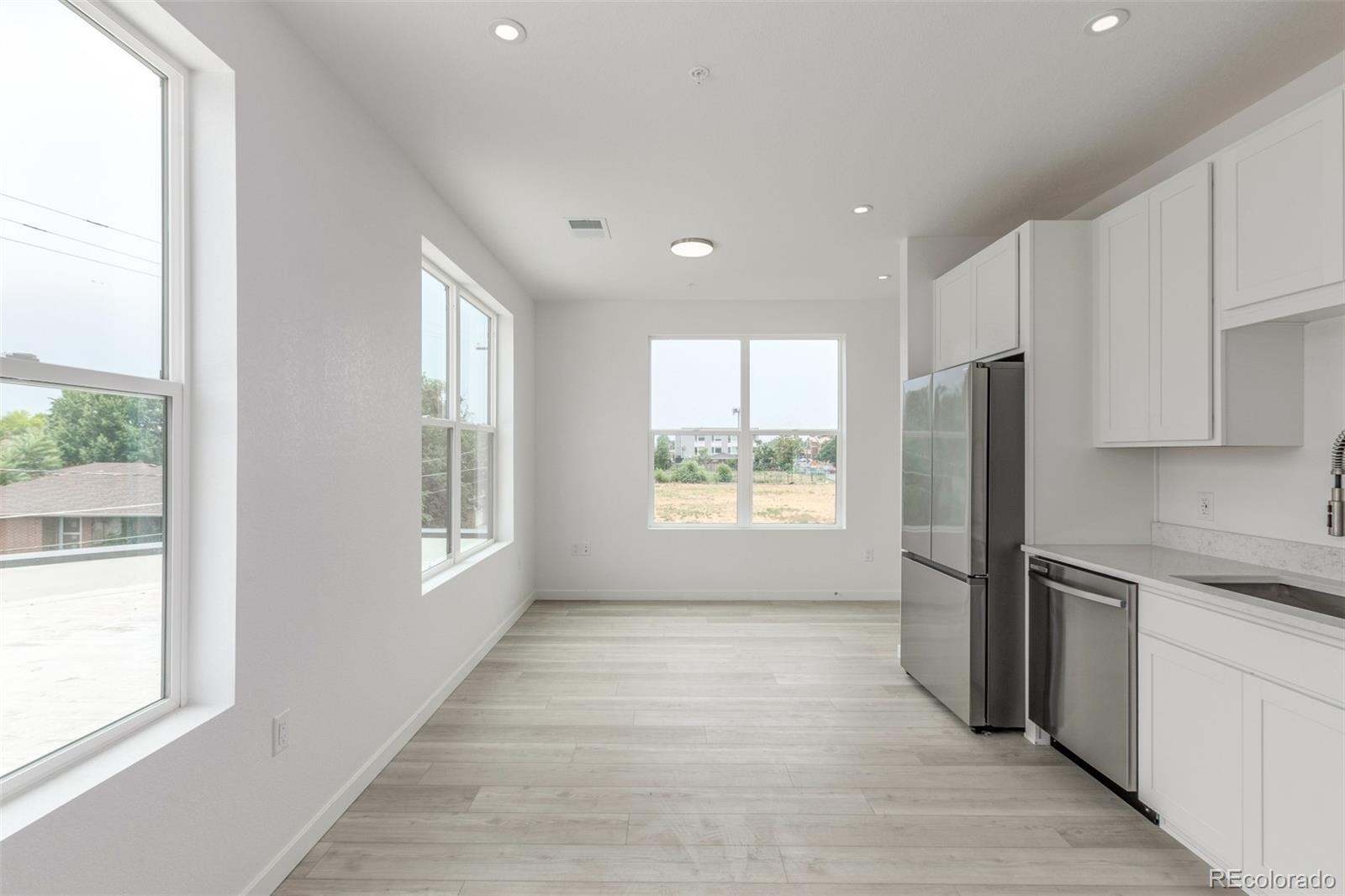 1634 N Sheridan Boulevard 307