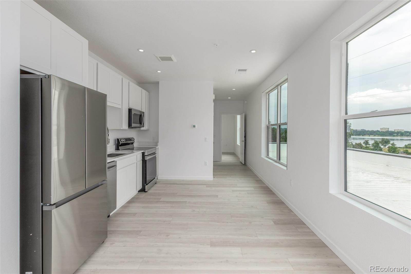 1634 N Sheridan Boulevard 307