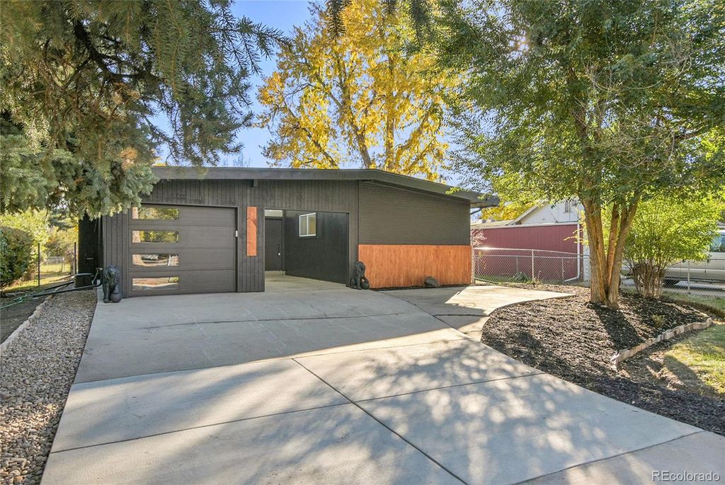 Photo of 7092 W 4th Avenue, Lakewood, CO 80226 (MLS # 5516147)