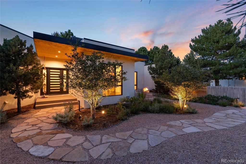 Photo of 3823 Castle Butte Dr, Castle Rock, CO 80109 (MLS # 6231850)