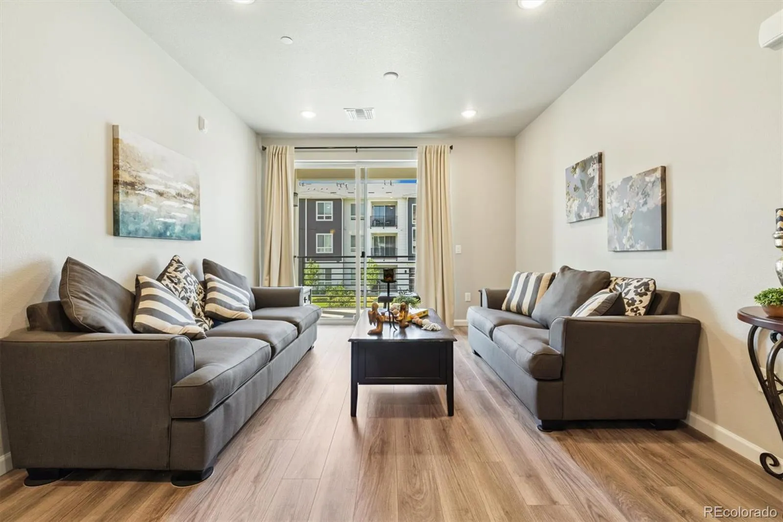 Denver, Colorado 80249, United States, 2 Bedrooms Bedrooms, ,2 BathroomsBathrooms,Residential,Active,178957