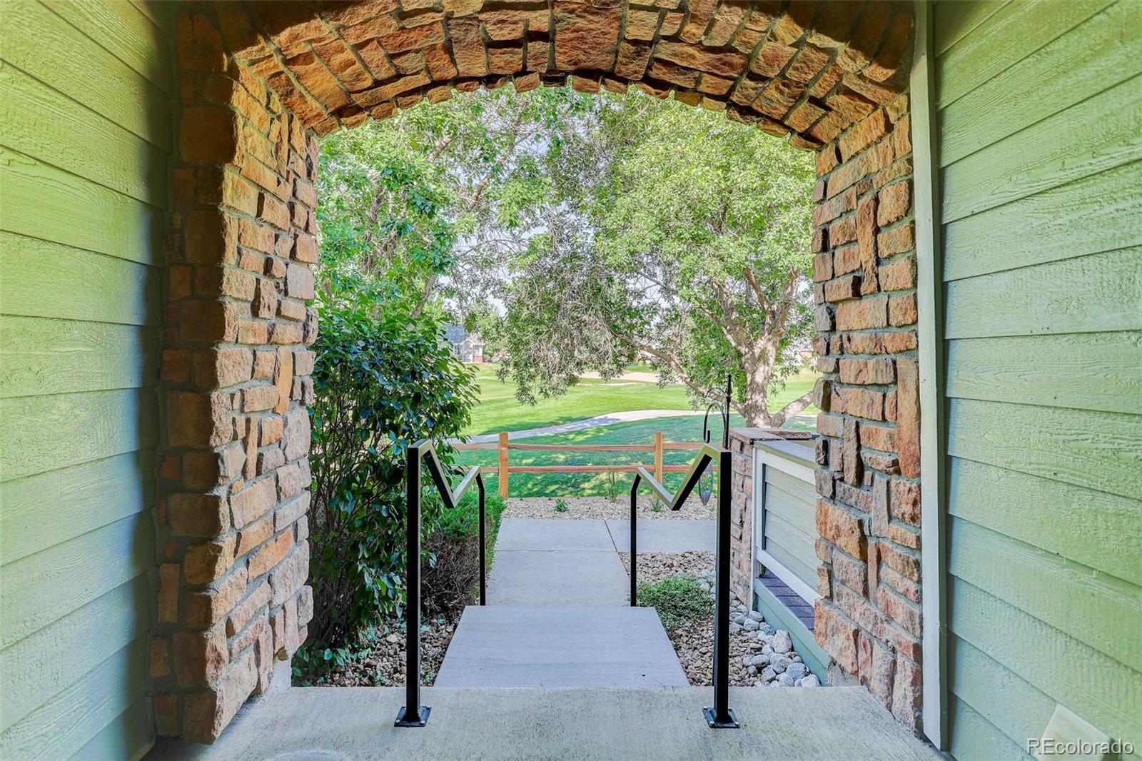 2718 W Greens Drive