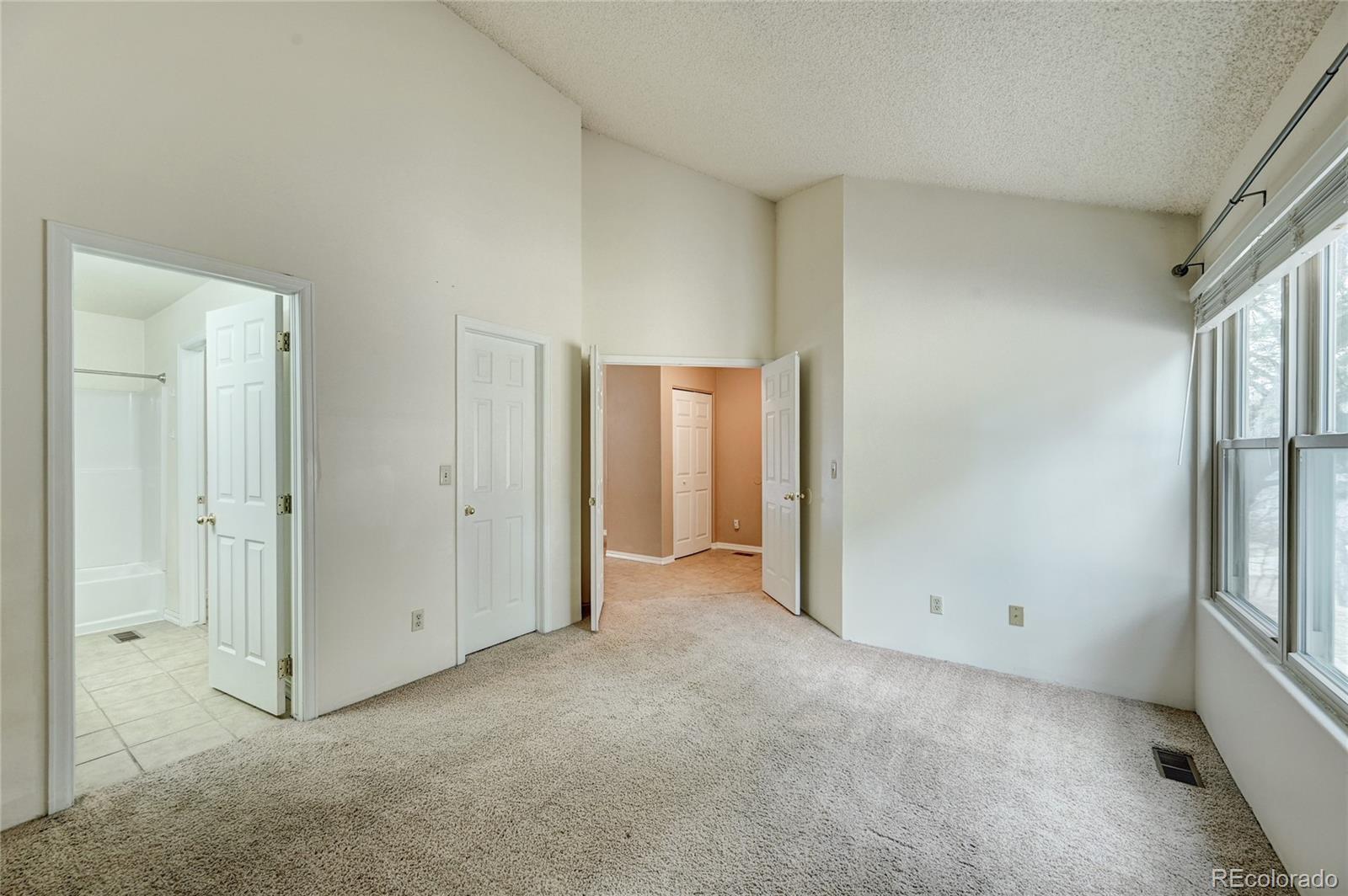 Photo 17 of 26 of 560 Autumn Crest Circle E condo