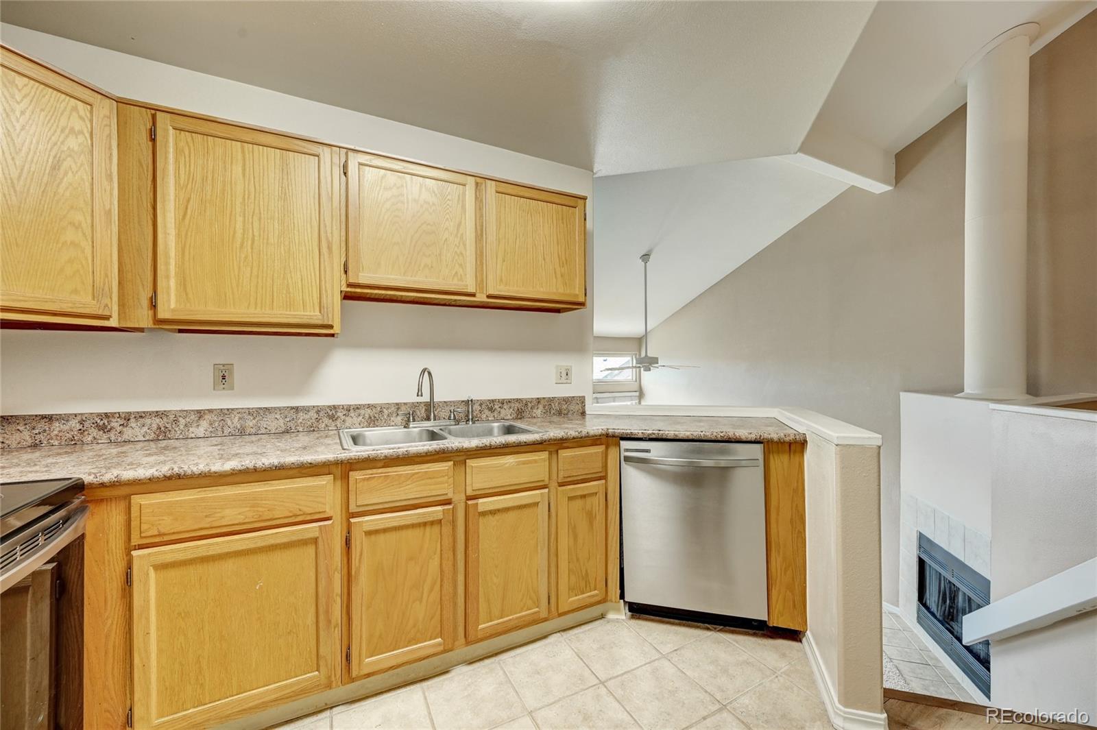 Photo 13 of 26 of 560 Autumn Crest Circle E condo