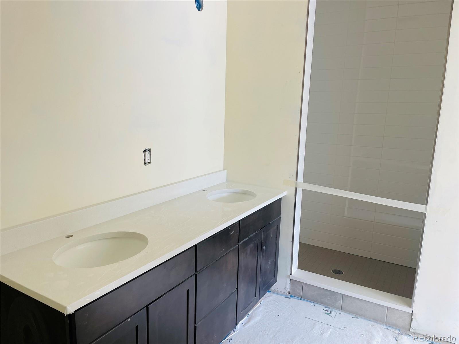 Photo 9 of 25 of 1301 Adams Avenue 106 townhome