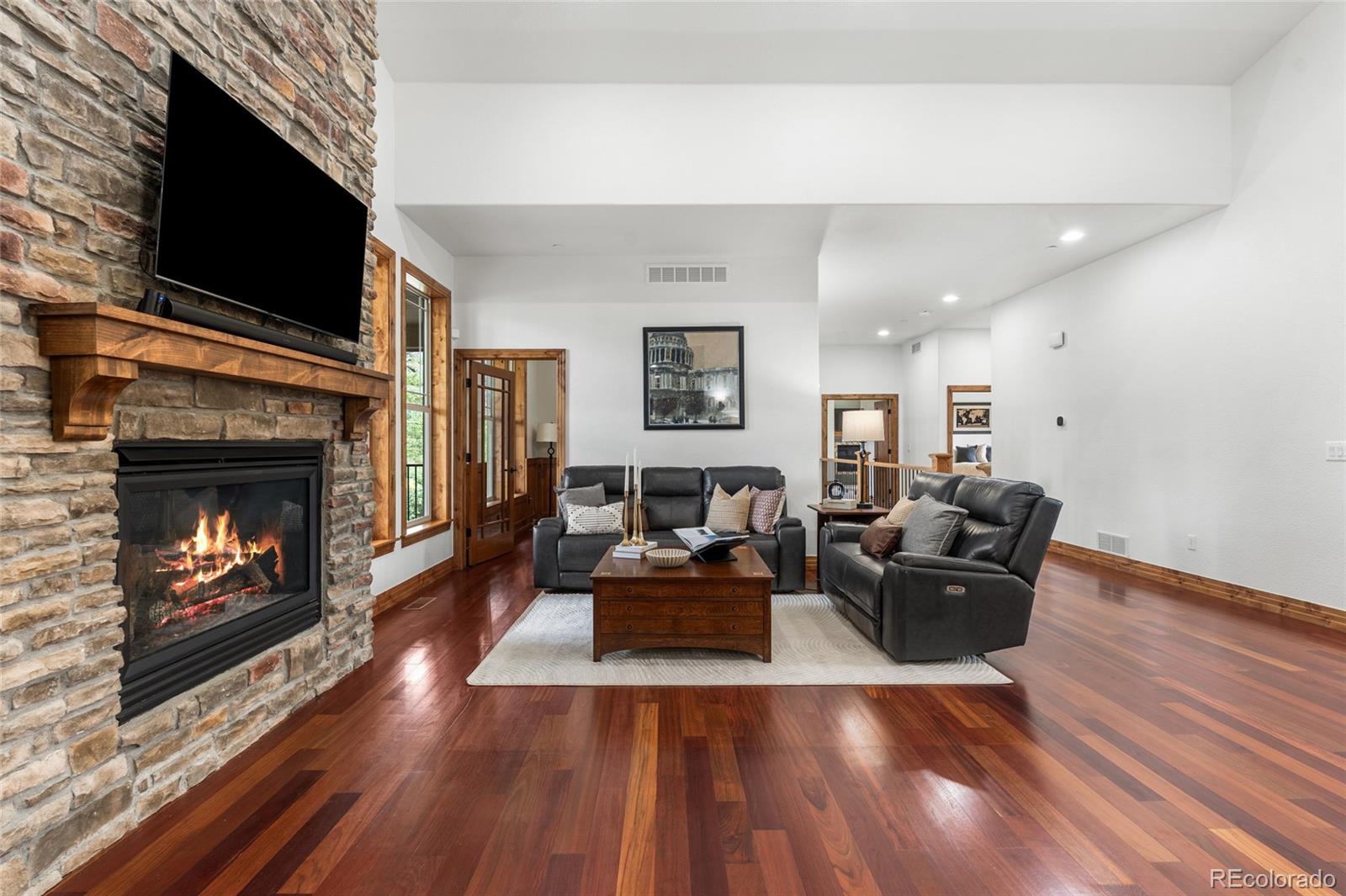 1587 Avenida Del Sol