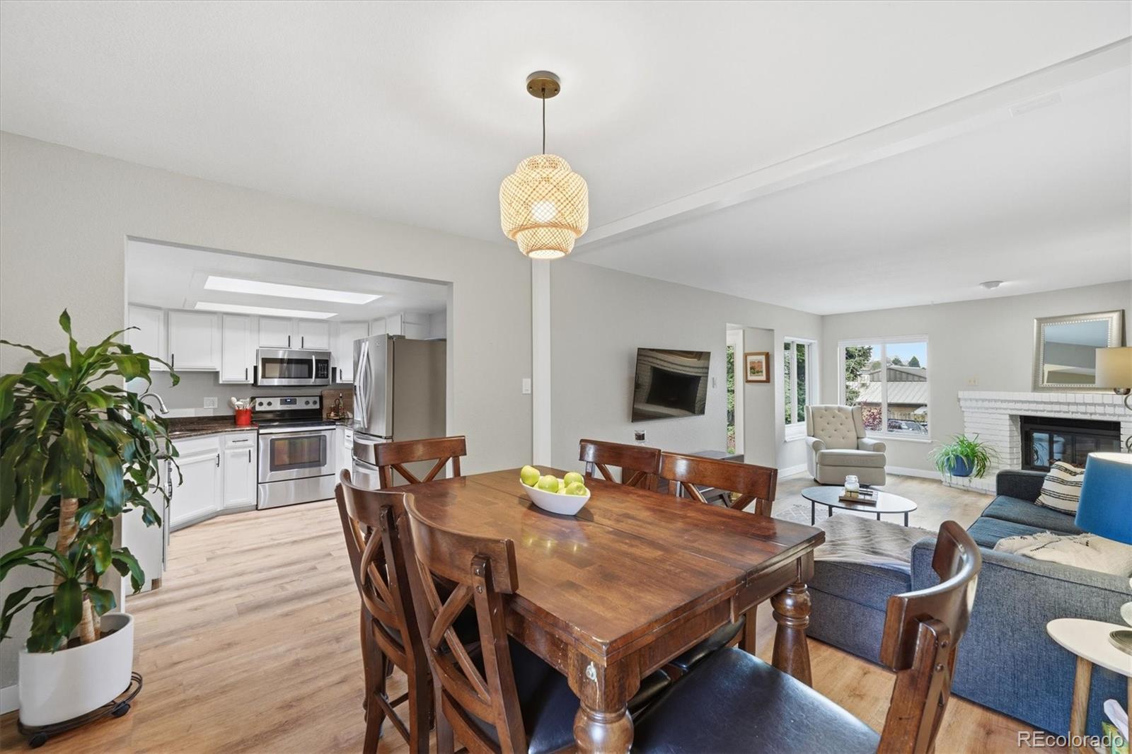 1807 S Deframe Street