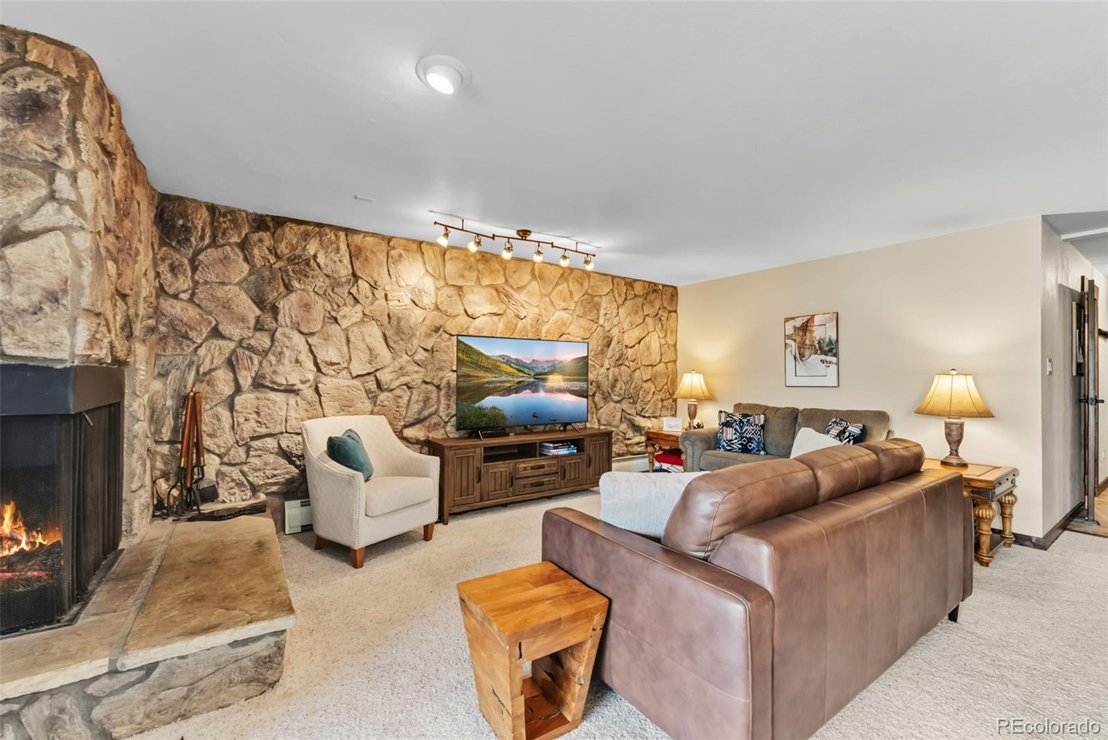 112 E La Bonte Street 202