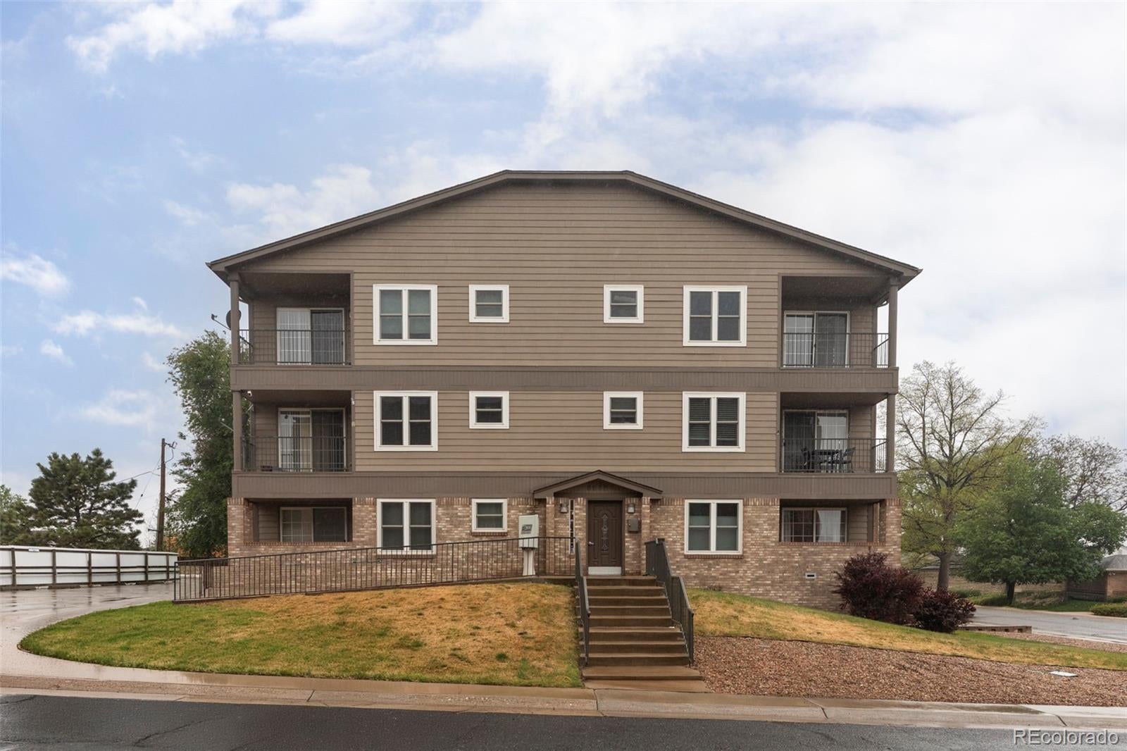 5855 Vance Street 302