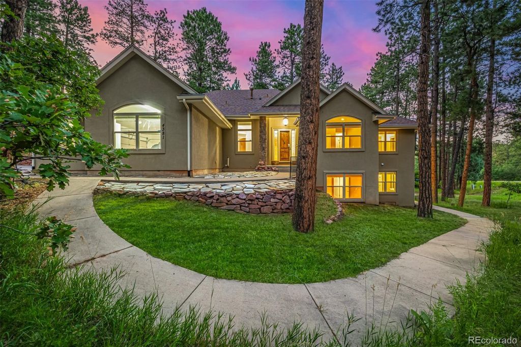 Photo of 4381 Cheyenne Drive, Larkspur, CO 80118 (MLS # 6832960)