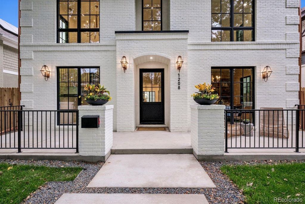 Photo of 1208 S Vine Street, Denver, CO 80210 (MLS # 9992663)
