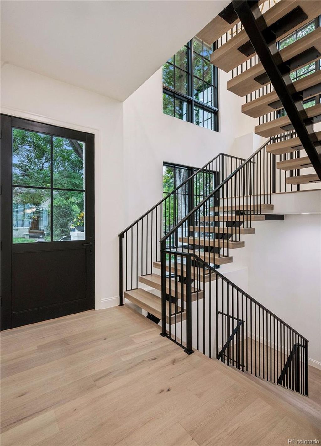 Photo of 1208 S Vine Street, Denver, CO 80210 (MLS # 9992663)
