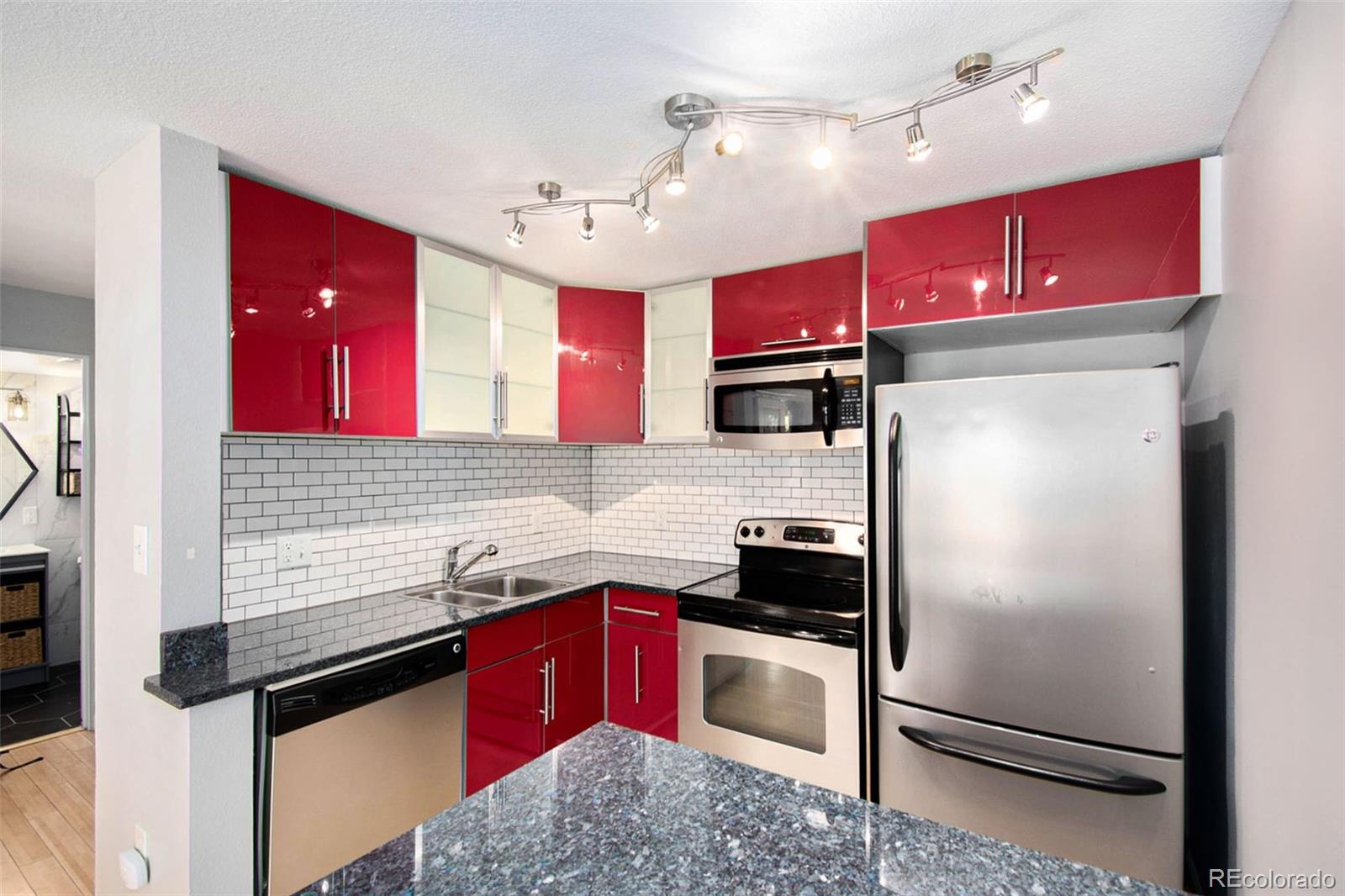 1032 N Clarkson Street 205