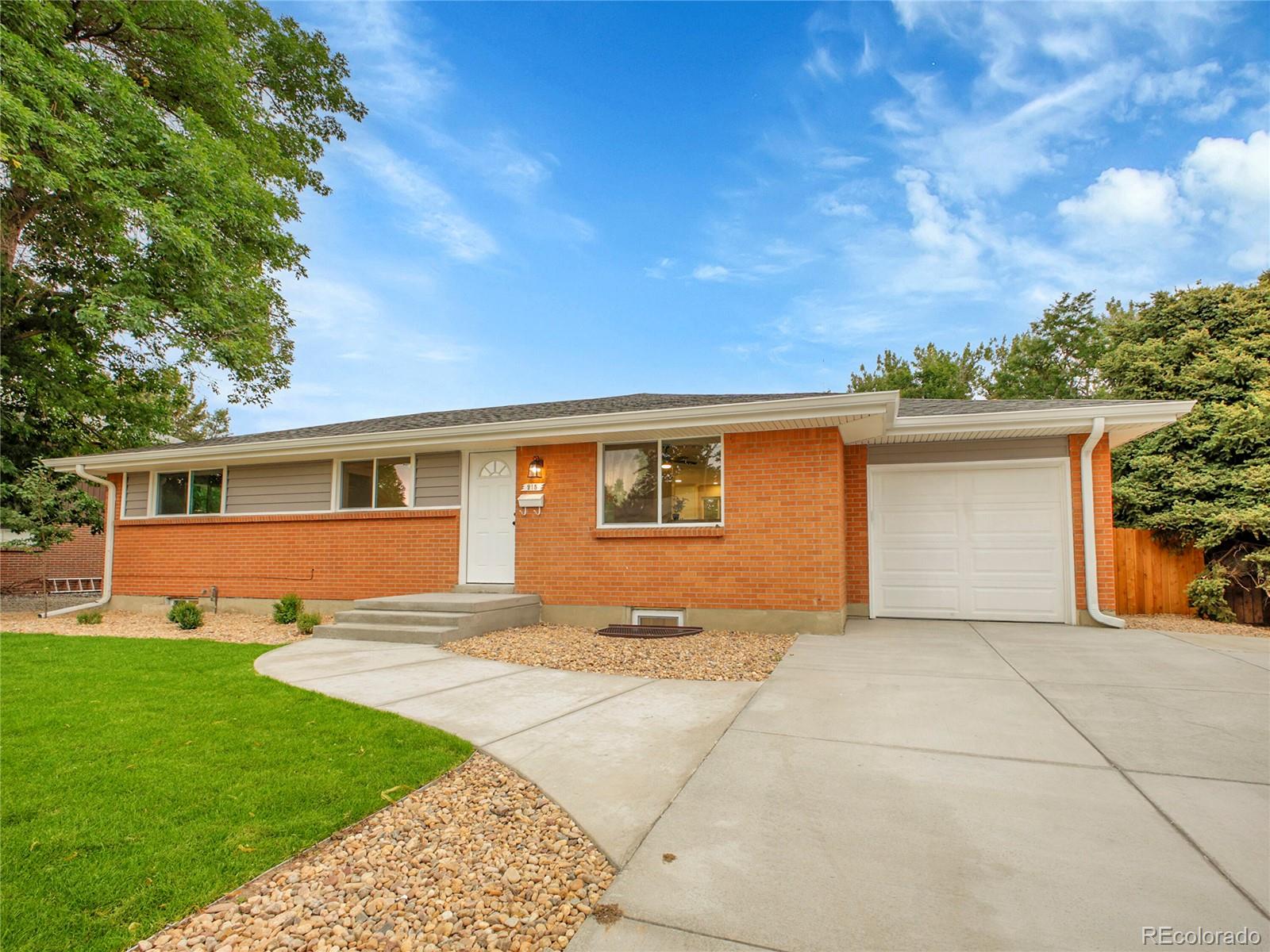 215 E Panama Drive