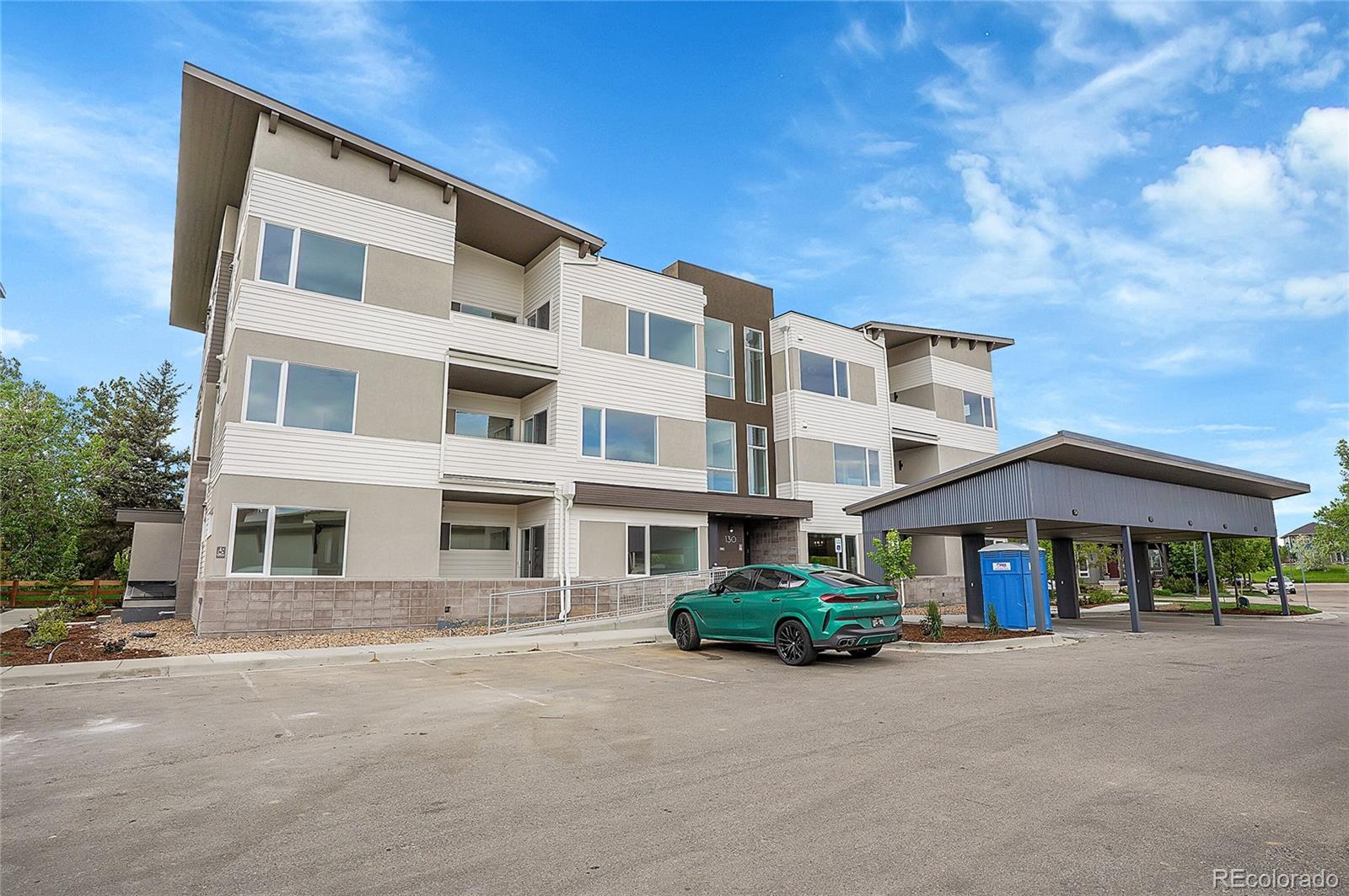 1304 Snowberry 204