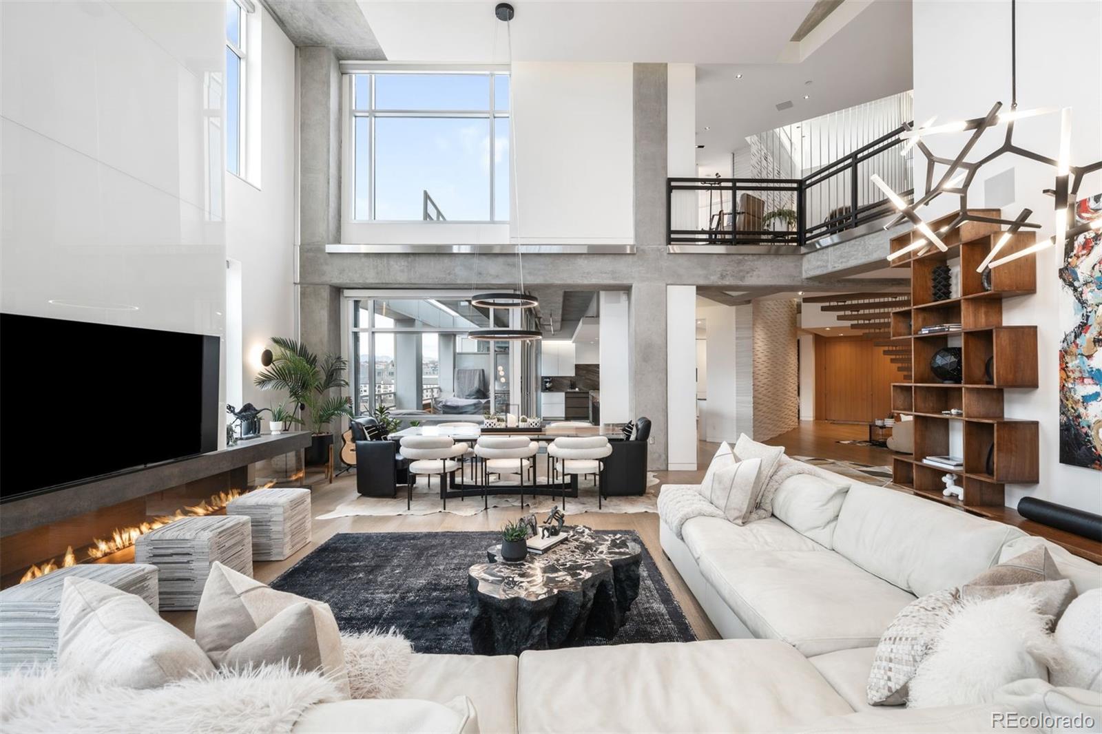 1610 Little Raven Street PH6