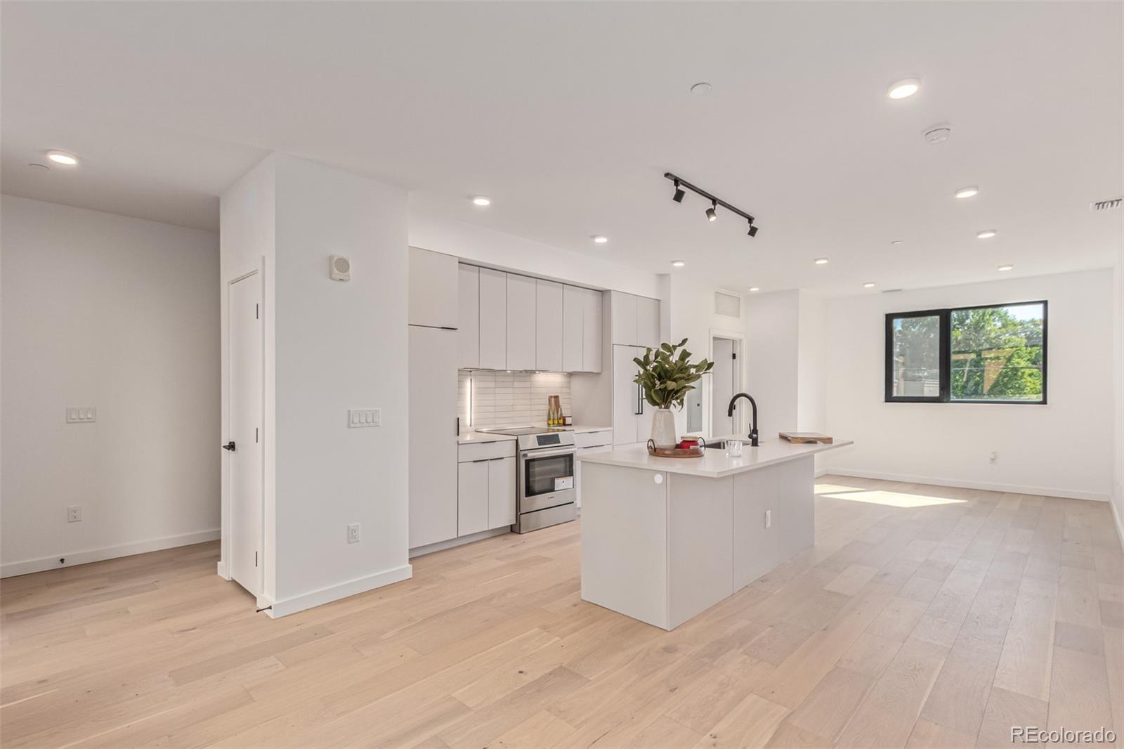 1601 Park Avenue 214