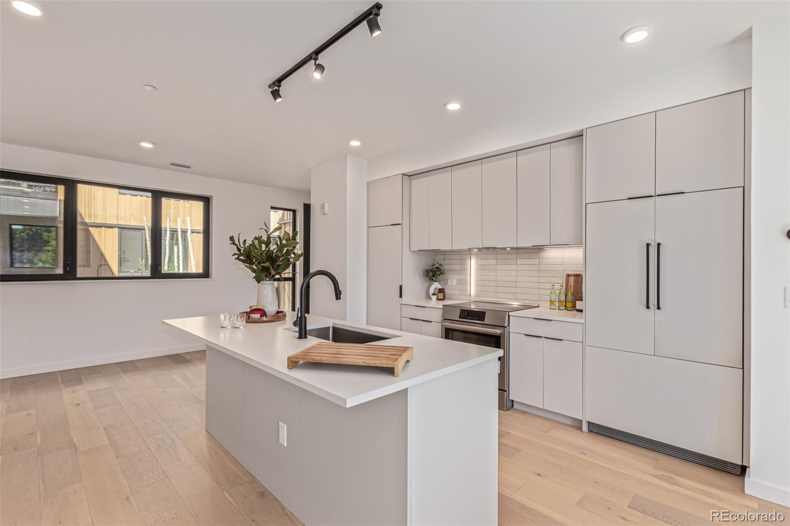 1601 Park Avenue 214
