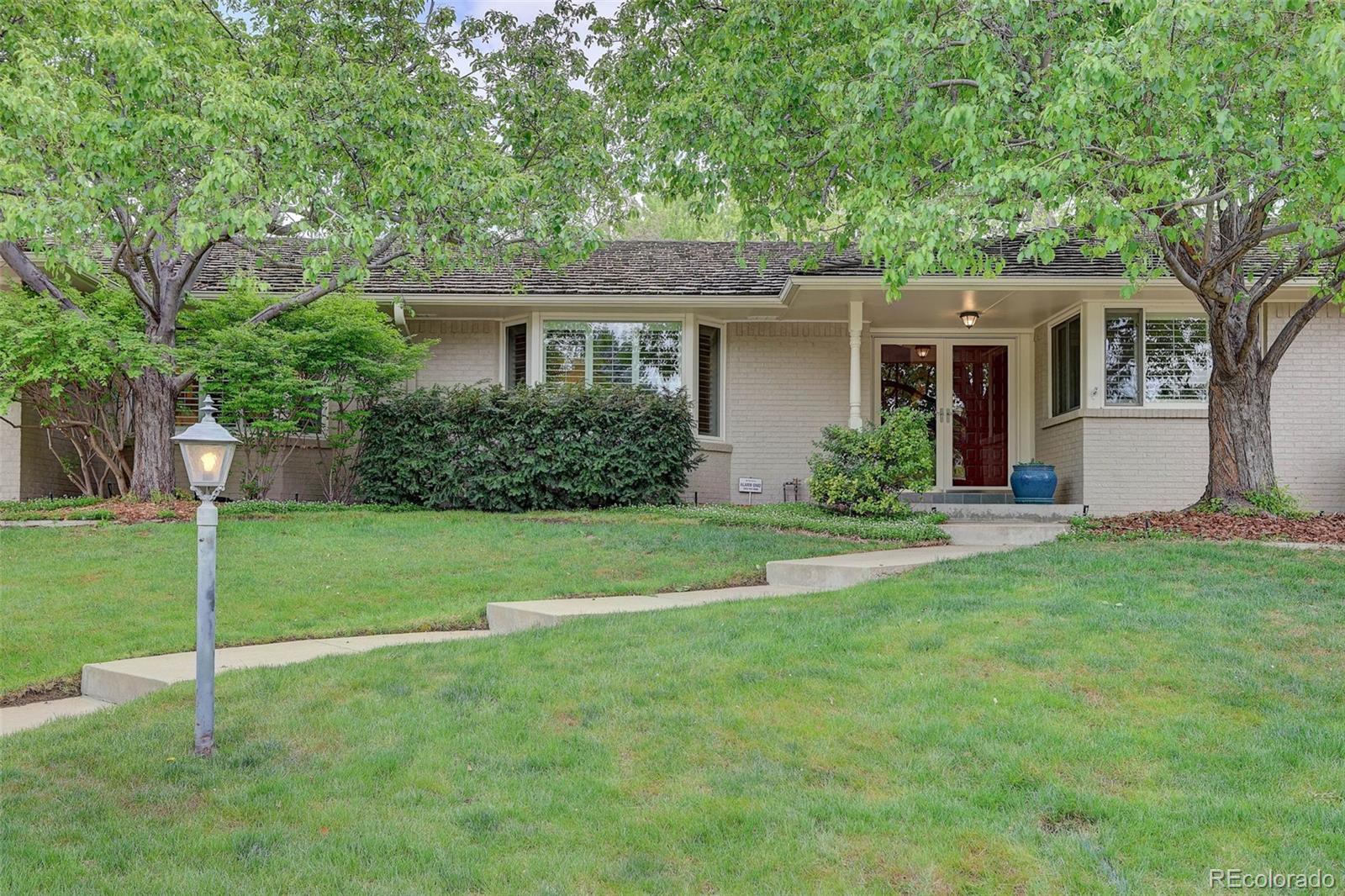 5724 E Oxford Avenue