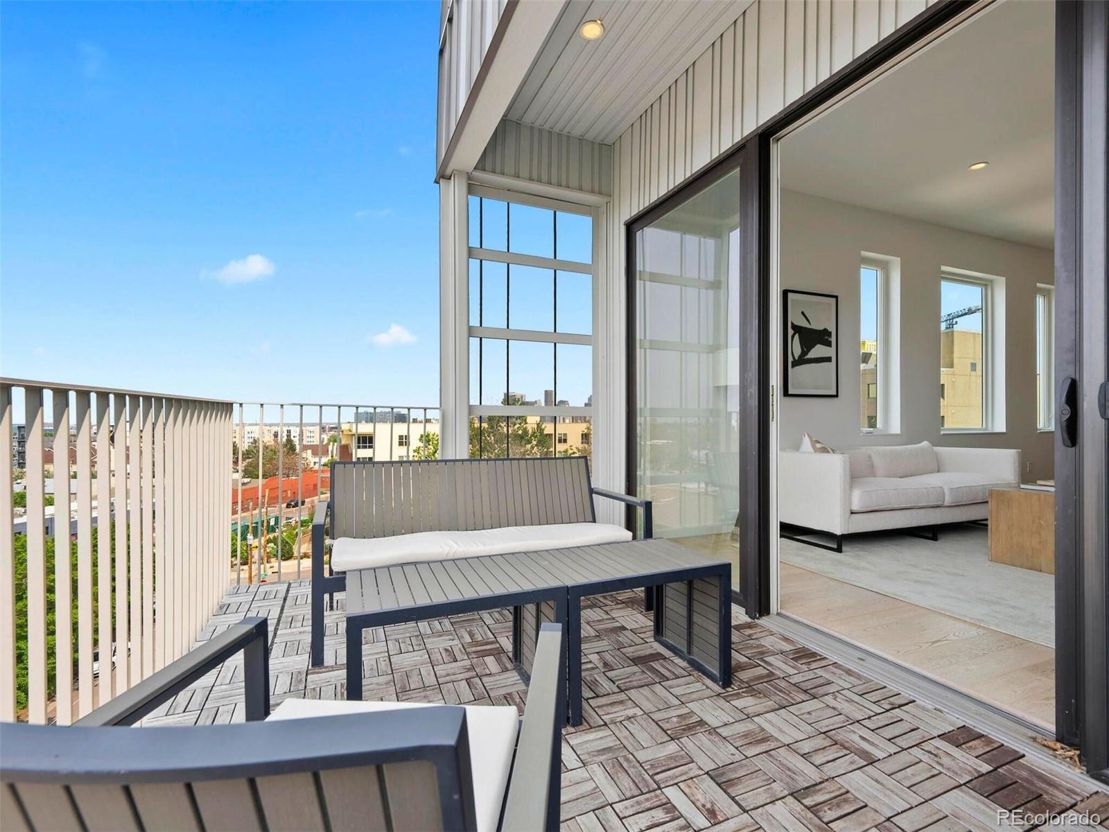 2752 Clay Street 404