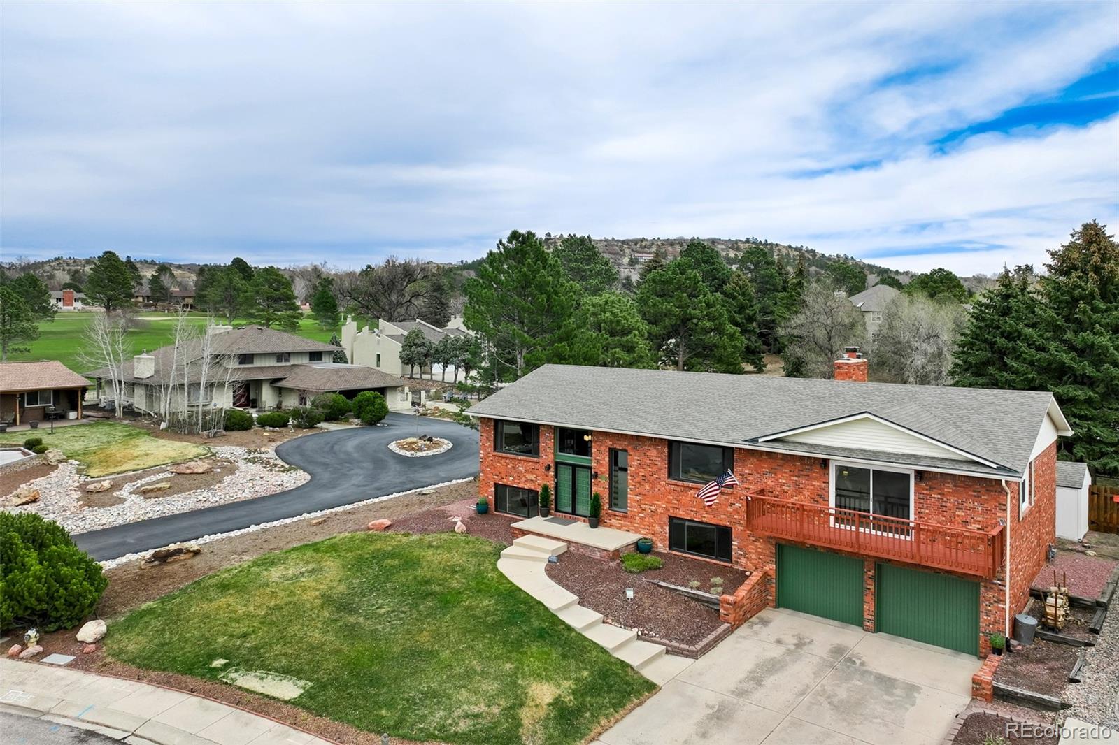 2832 Country Club Circle