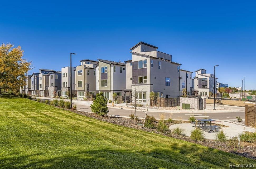 10922 E Hinsdale Circle
