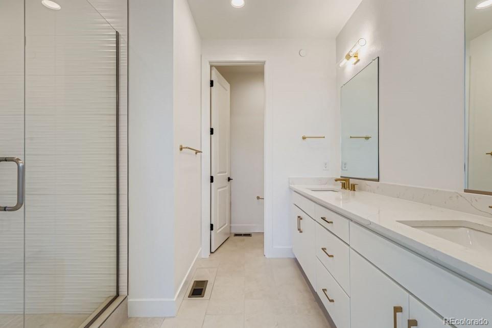10922 E Hinsdale Circle