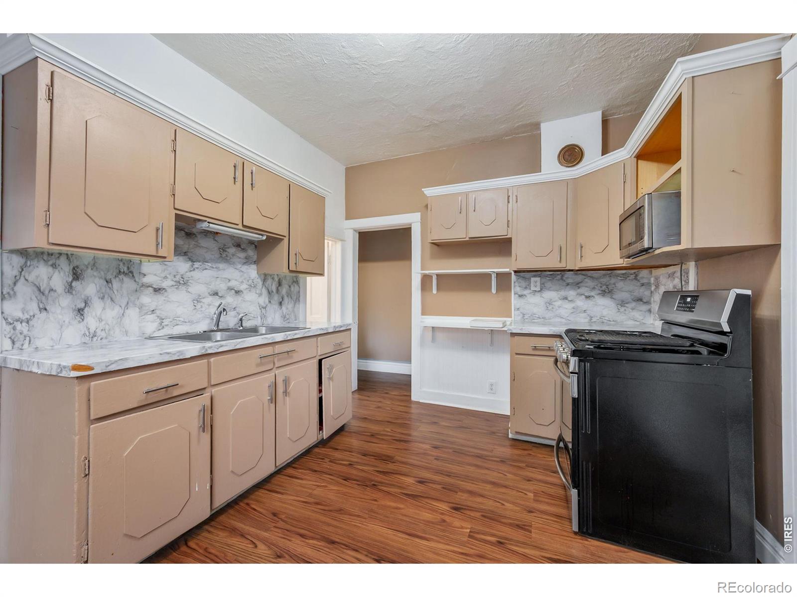 424 W 5th Street