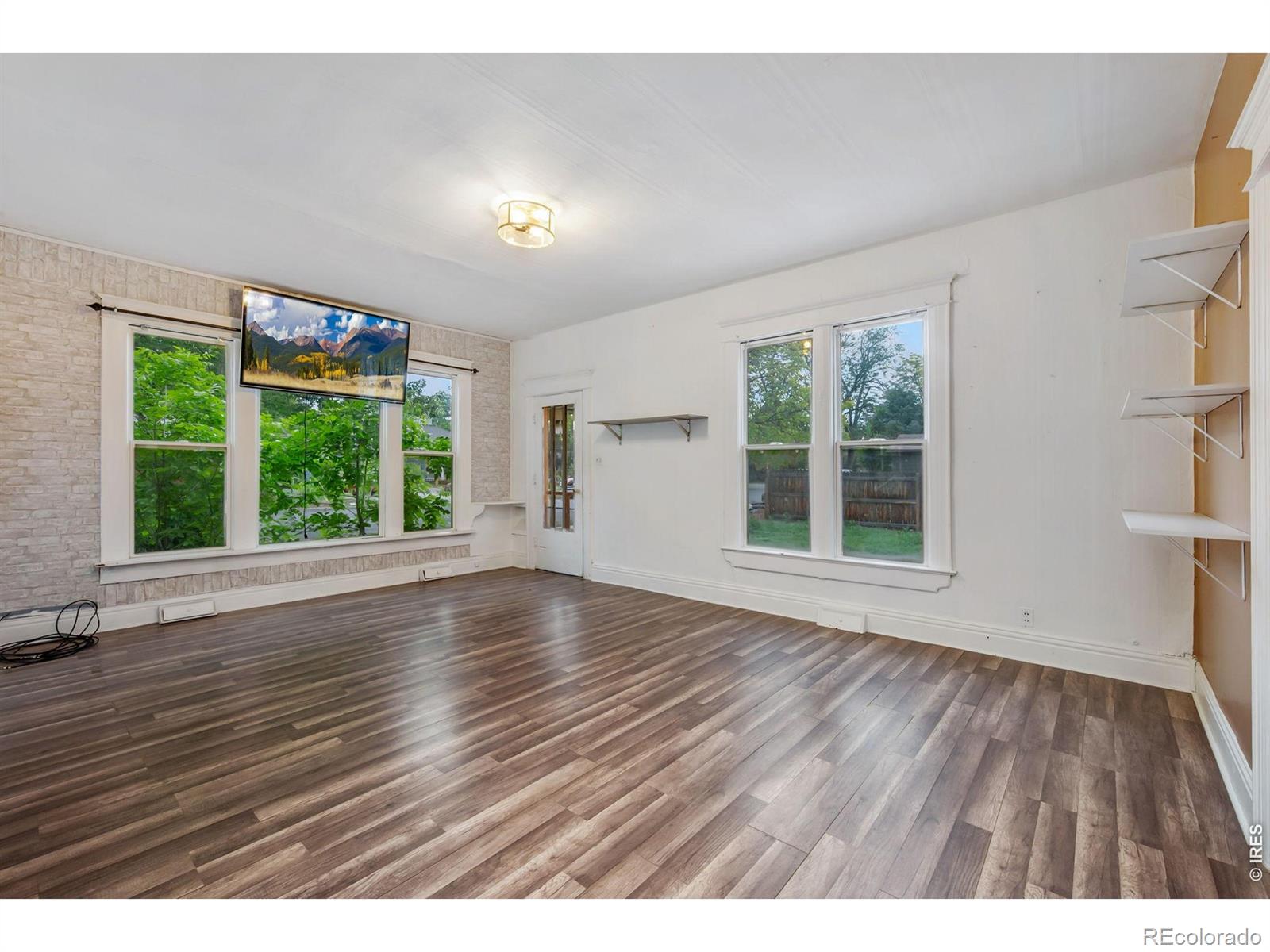 424 W 5th Street