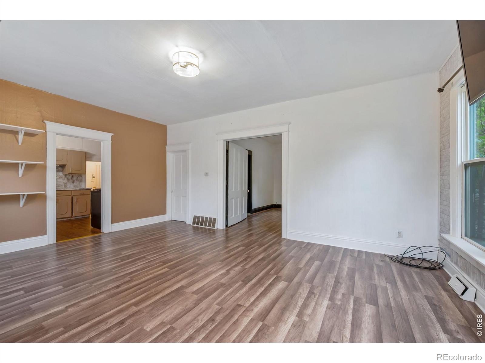 424 W 5th Street