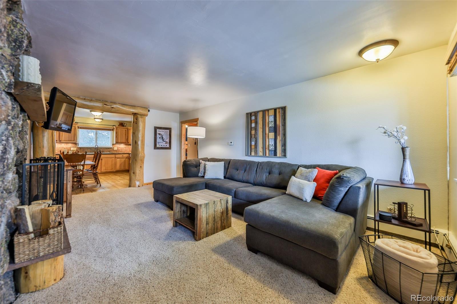 466 Hi Country Drive 17-18