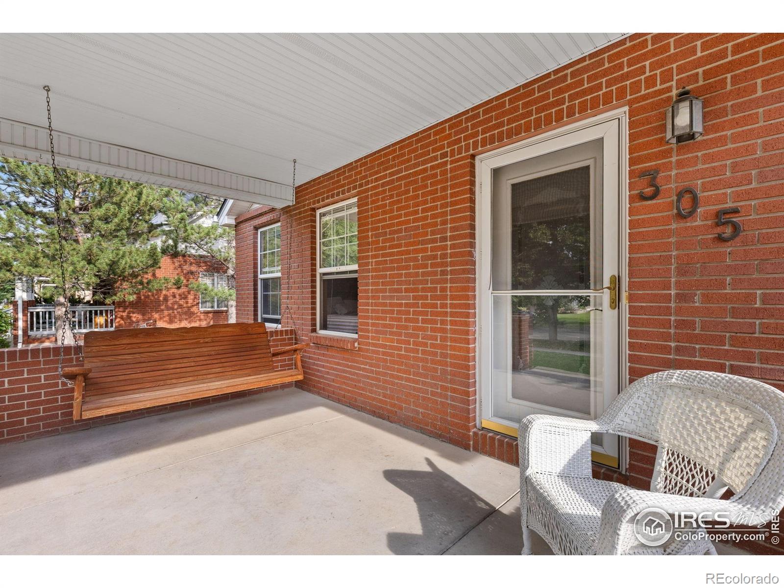 305 E Colorado Avenue