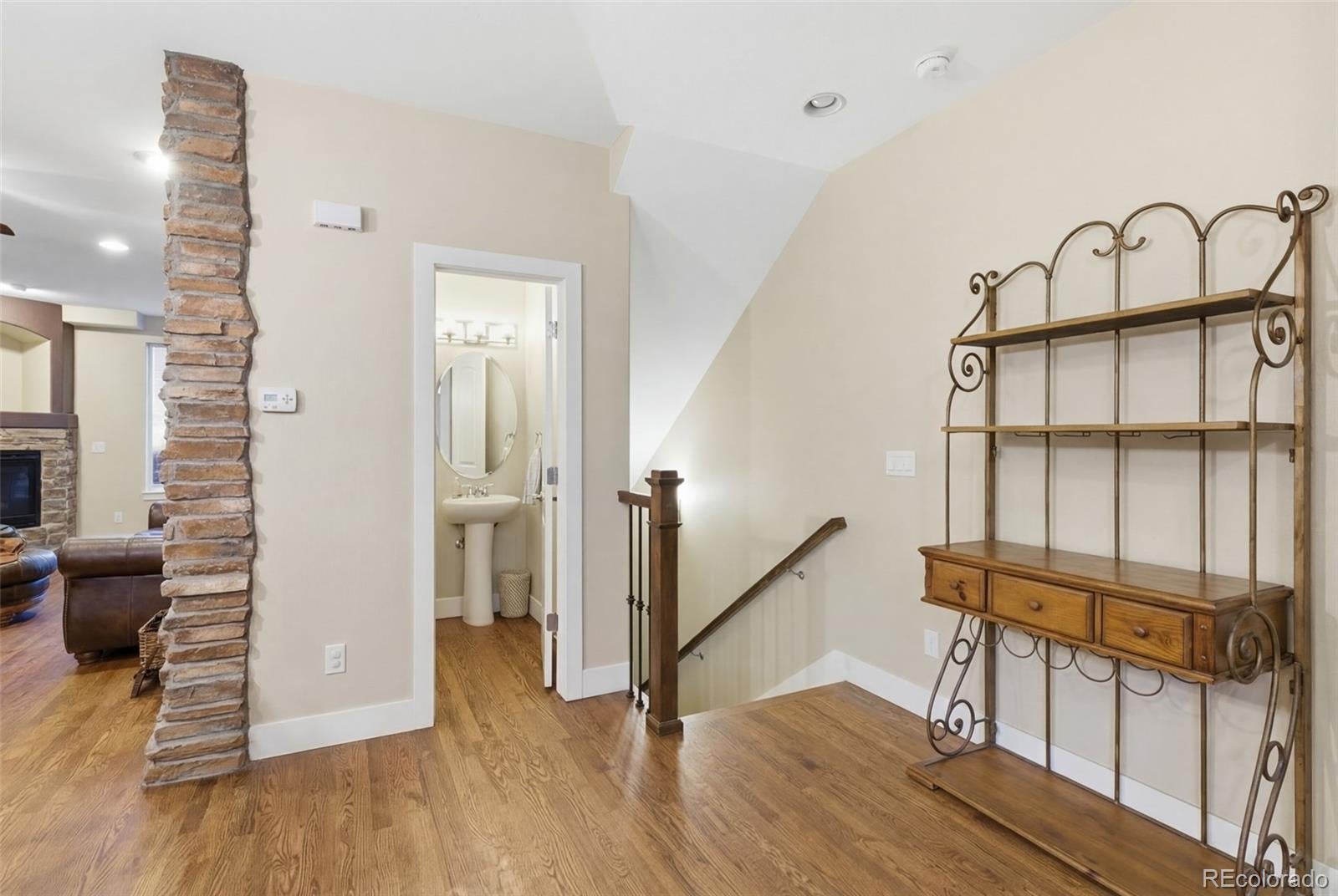 829 N Vernon Drive