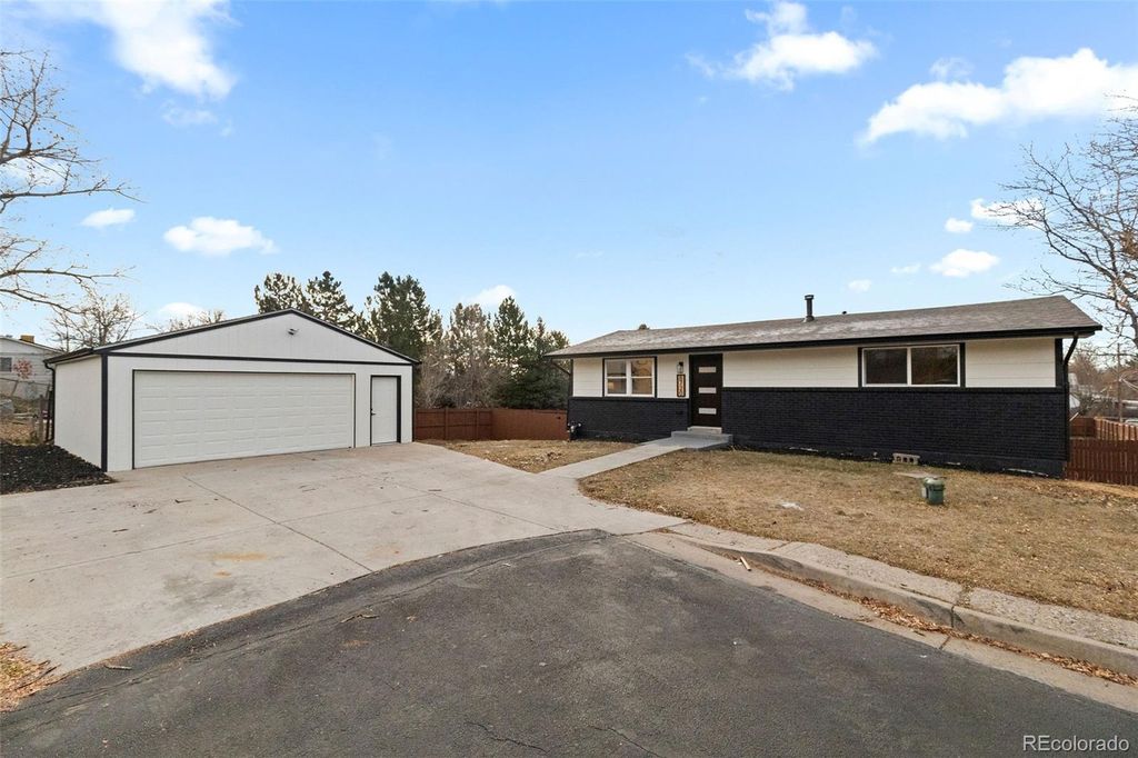 Photo of 8720 W Alaska Place, Lakewood, CO 80226 (MLS # 1831238)