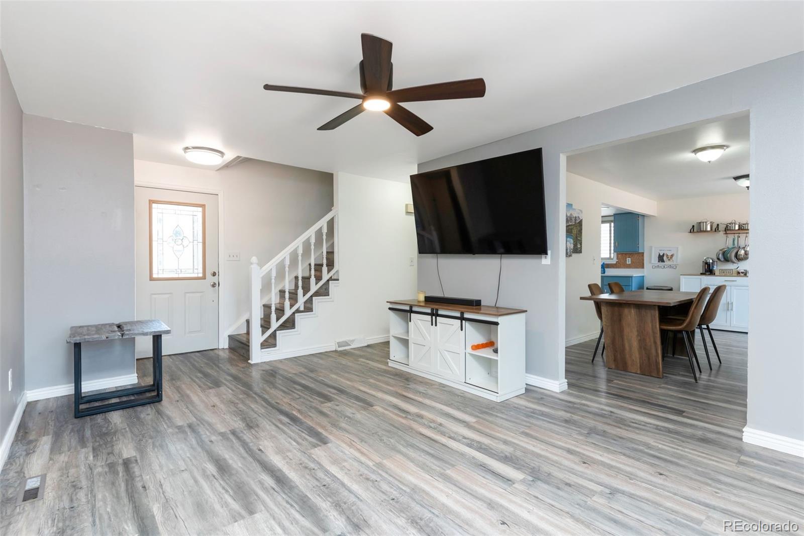 10414 Iris Way
