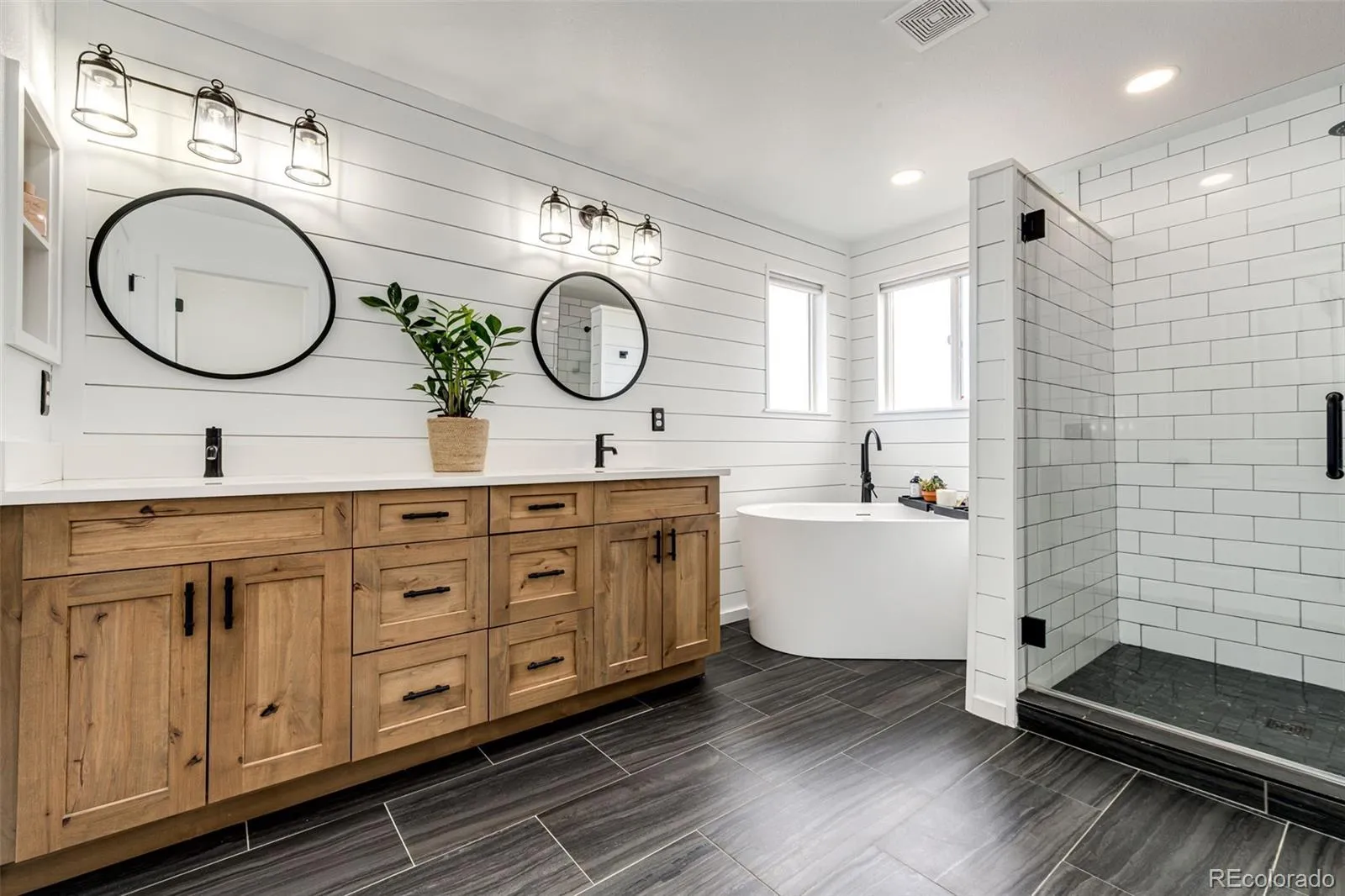 Castle Rock, Colorado 80104, United States, 4 Bedrooms Bedrooms, ,3 BathroomsBathrooms,Residential,Active,115488