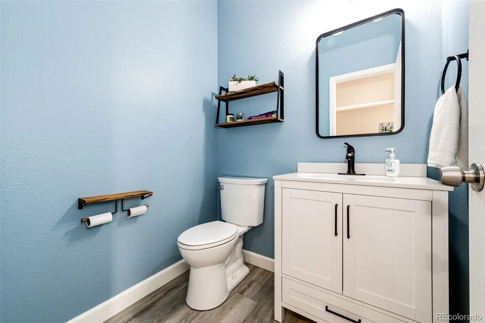 Castle Rock, Colorado 80104, United States, 4 Bedrooms Bedrooms, ,3 BathroomsBathrooms,Residential,Active,115488