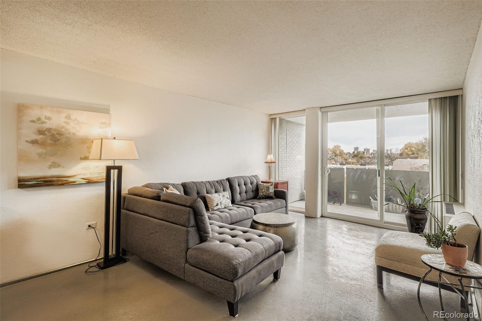 909 N Logan Street 5I