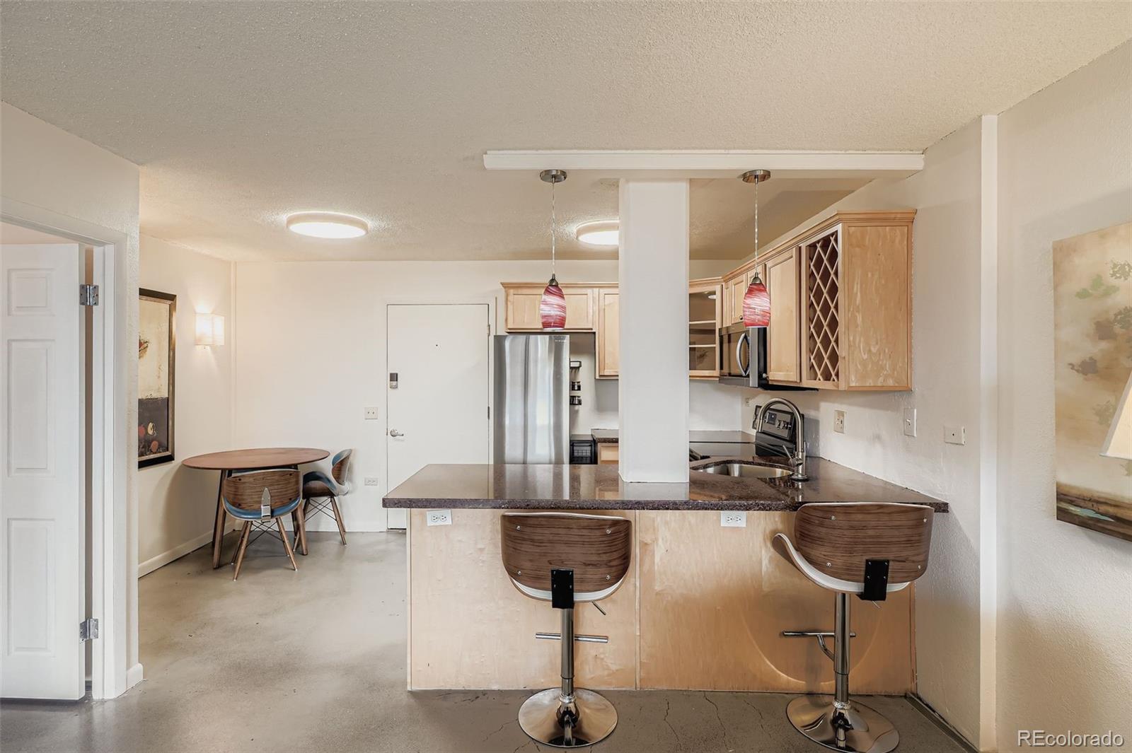 909 N Logan Street 5I