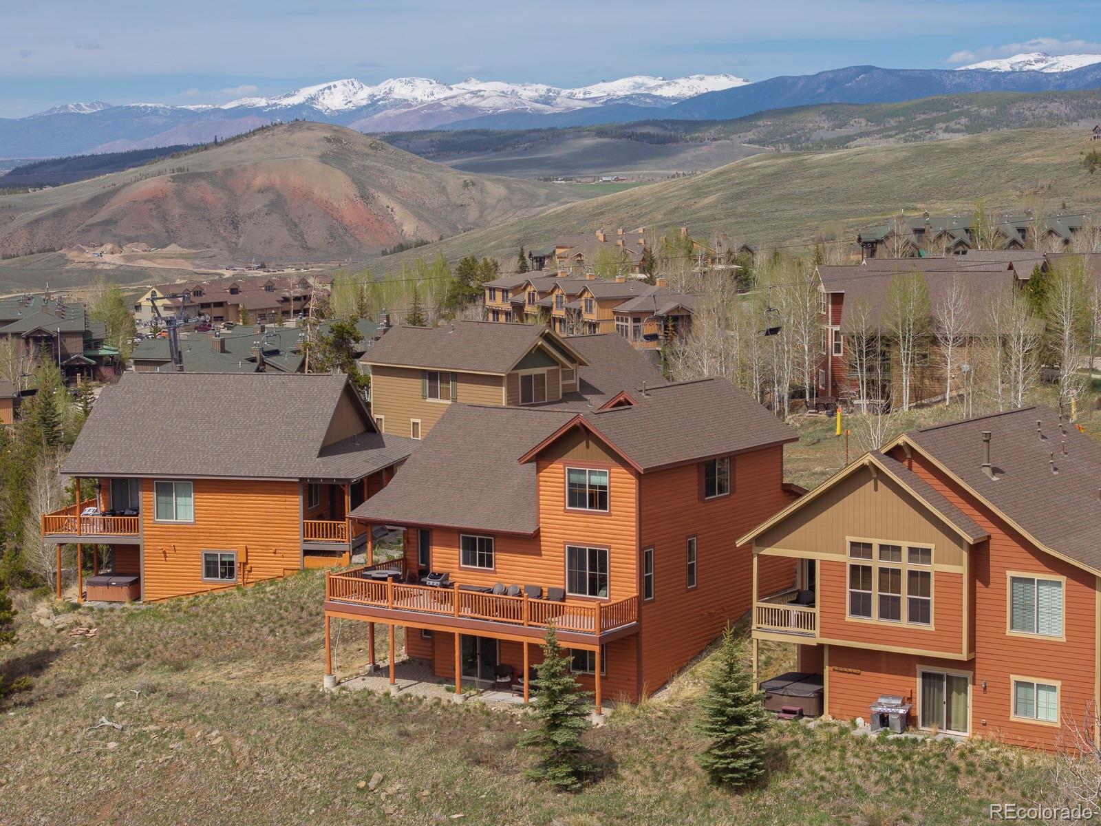 327 Summit Lift Court