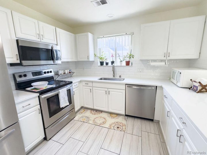 Photo 1 of 17 — 19163 E Wyoming Drive 105, Aurora, CO 80017