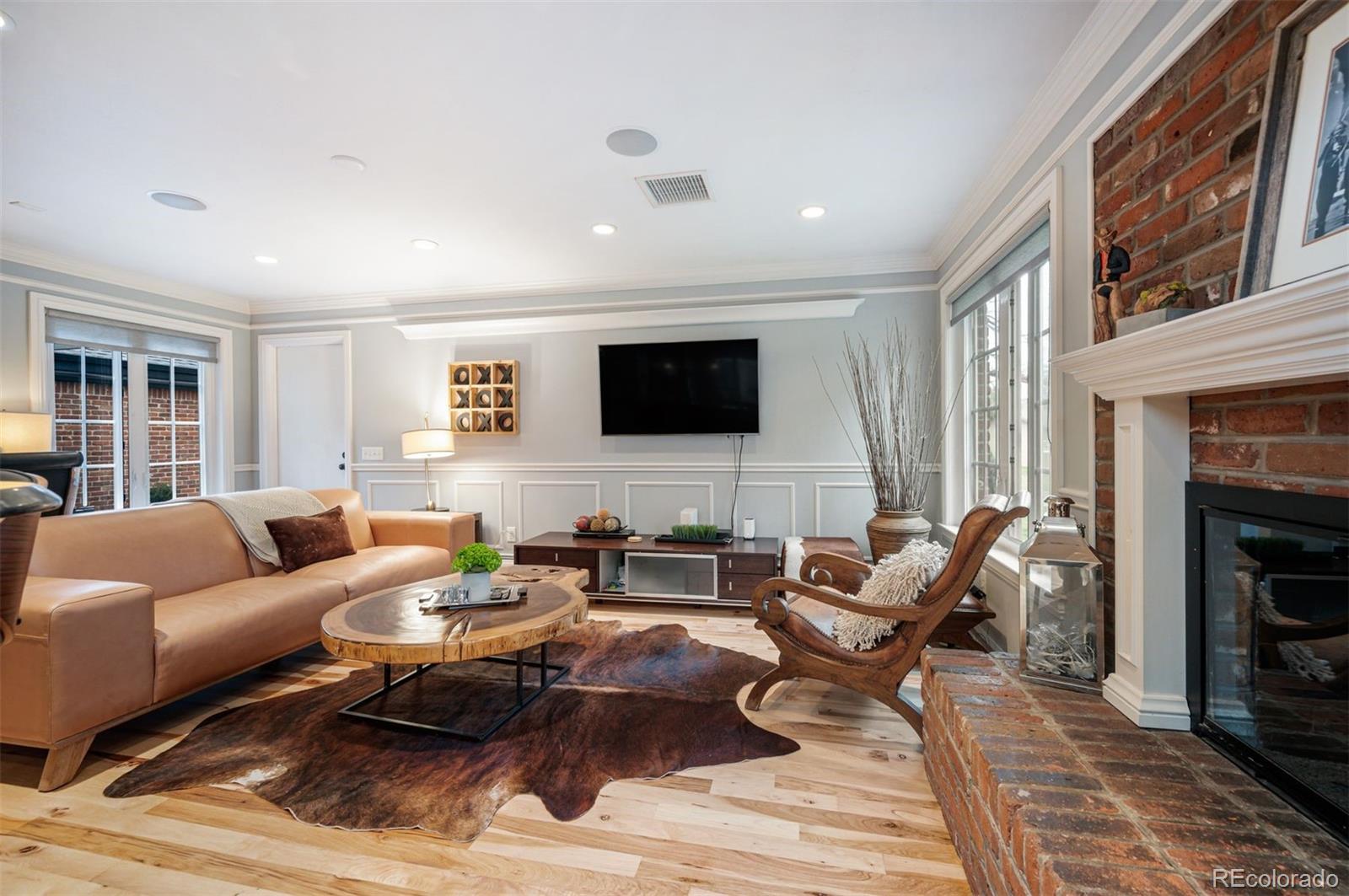 4011 S Ivy Lane