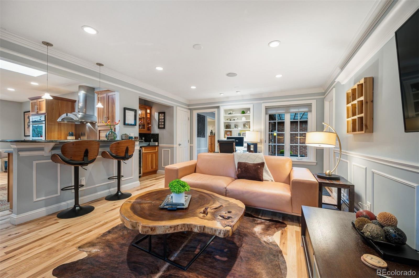4011 S Ivy Lane