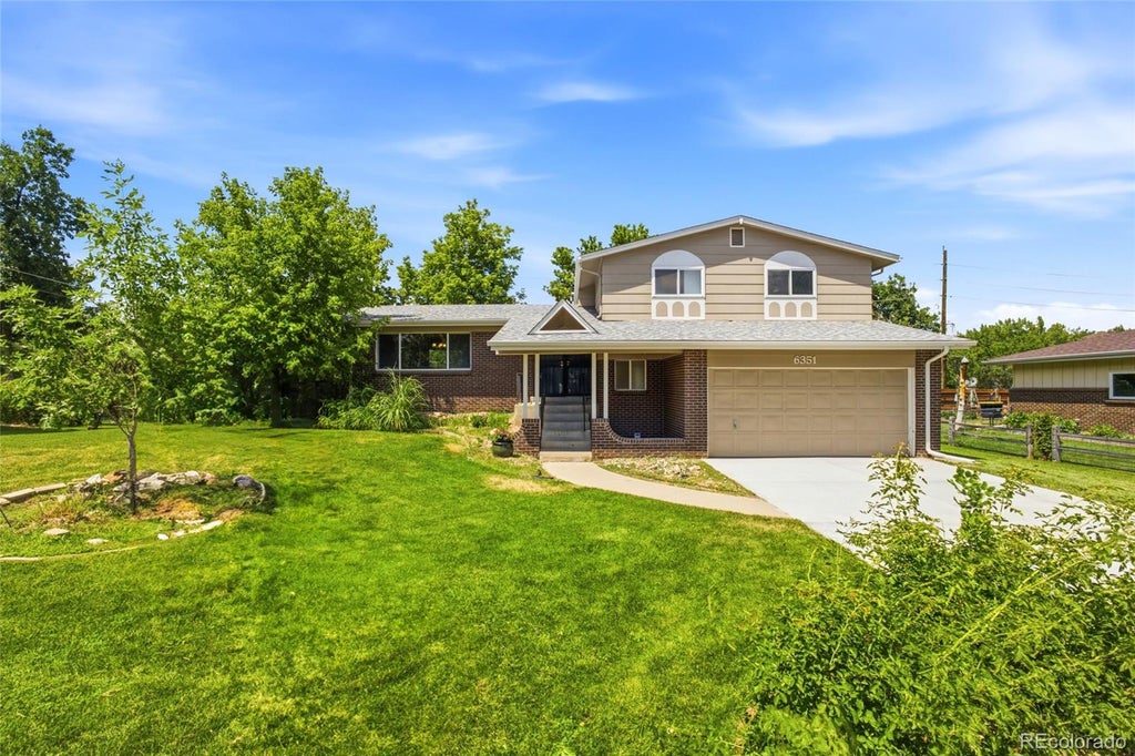 Photo of 6351 W Brittany Place, Littleton, CO 80123 (MLS # 6781482)