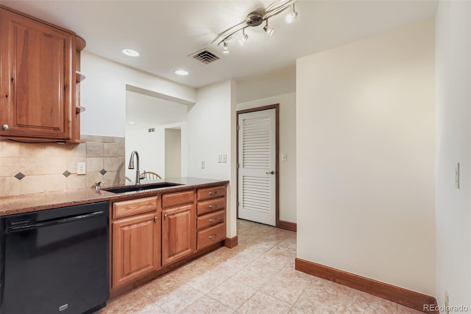 800 N Pearl Street 702