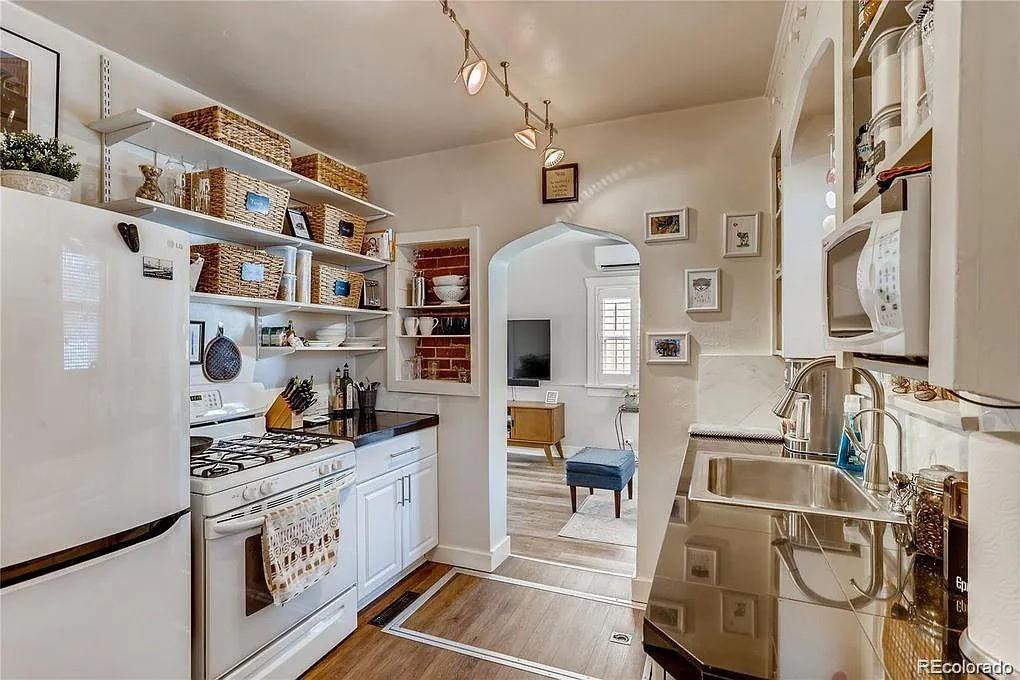 3835 N Raleigh Street