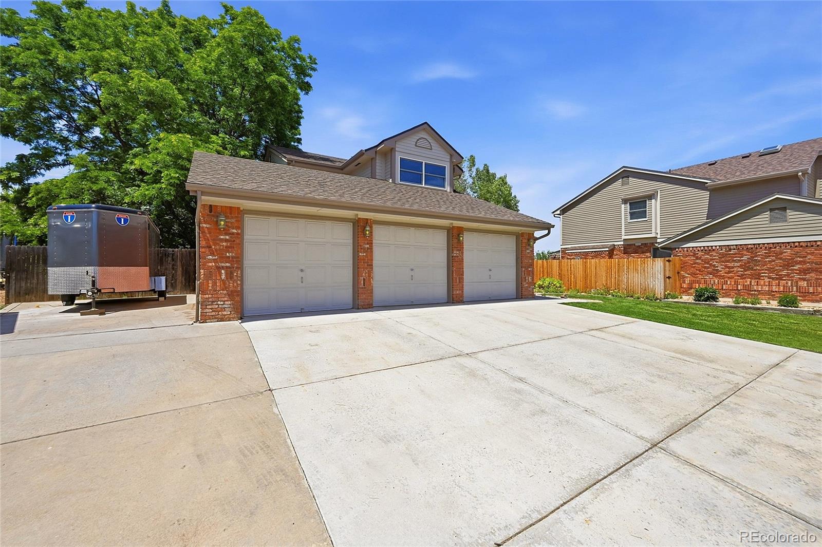 2725 E 125th Circle