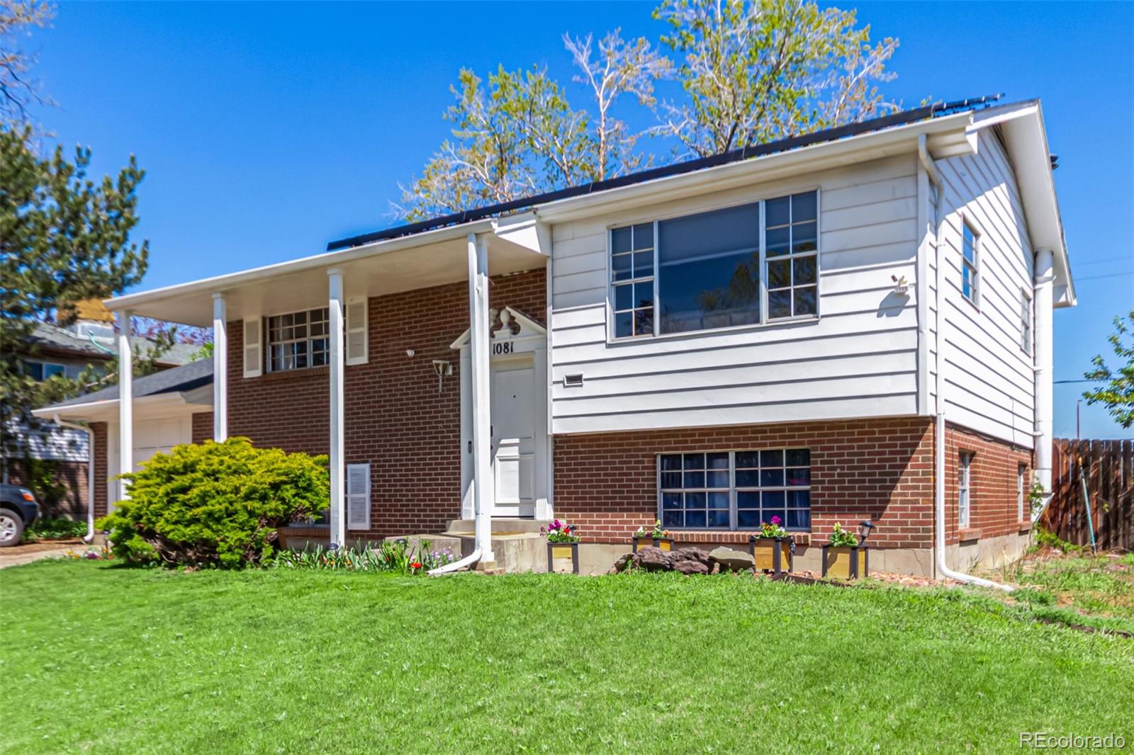 1081 E 119th Place
