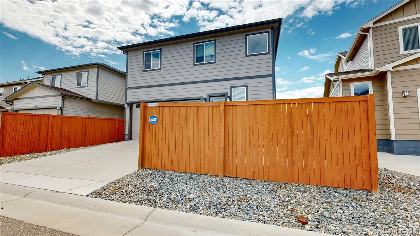 Parker, Colorado 80138, United States, 4 Bedrooms Bedrooms, ,2 BathroomsBathrooms,Residential,Active,202632
